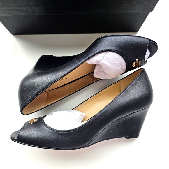 Coach NWT Wedge Gala Semi Matte Shoes Size 6 Black - Picture 3 of 9